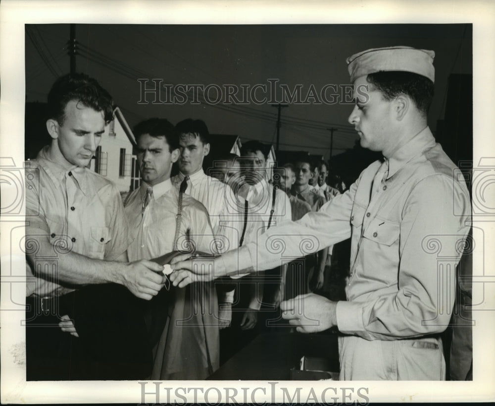 1941, Men in Line for Luggage, Southeastern Air Corps Training Center - Historic Images