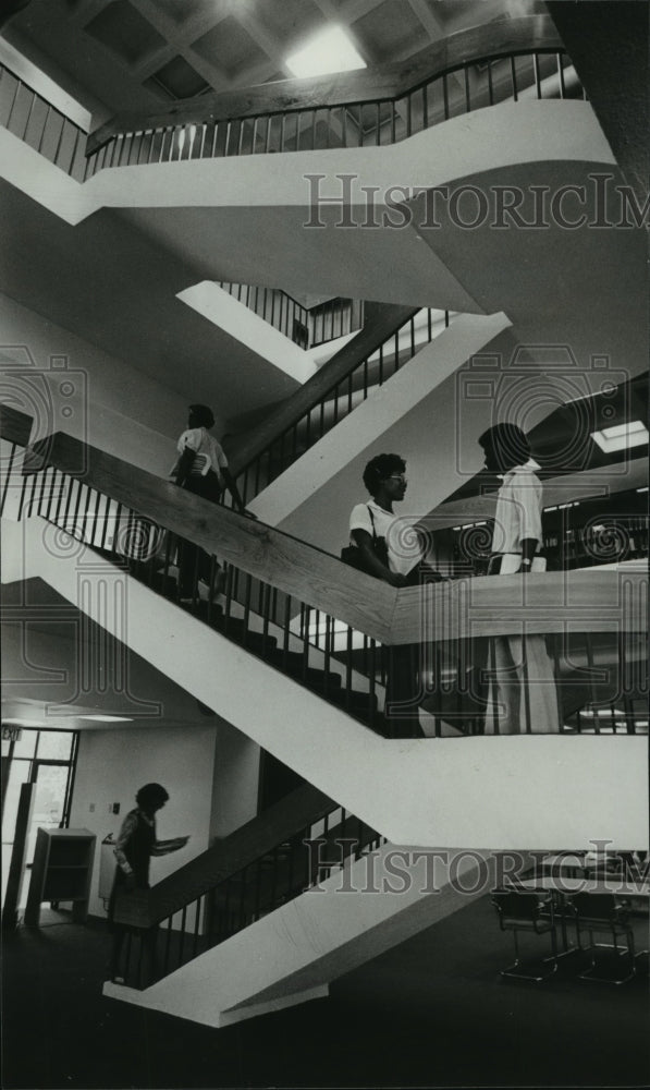 1980 Lula Wright, Roderick Coachman at Miles College in Birmingham - Historic Images