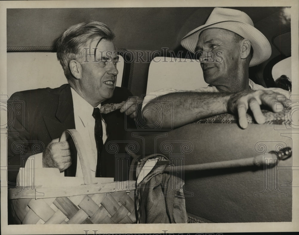 1948, Henry A. Wallace, Politician with Constituent - abna17158 - Historic Images