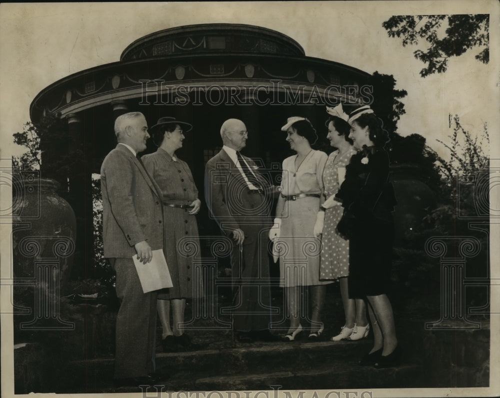 1945, Vestavia Hills, Alabama Monument, Visitors - abna17254 - Historic Images