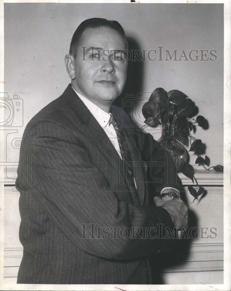 1958 Howard College - Leslie S. Wright, President-Elect - Historic Images