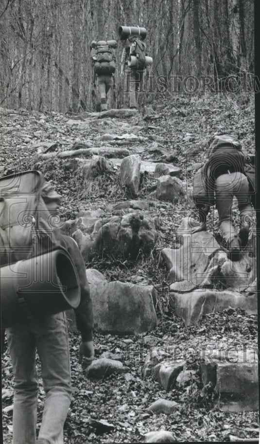 1980 Press Photo Walls of Jericho - Hikers on Trail, Alabama - abna17442 - Historic Images