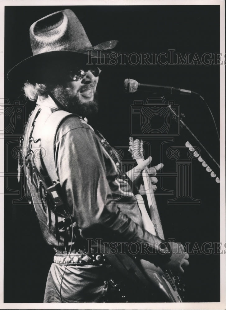 1990, Oak Mountain Amphitheater - Hank Williams Jr., Pelham, Alabama - Historic Images