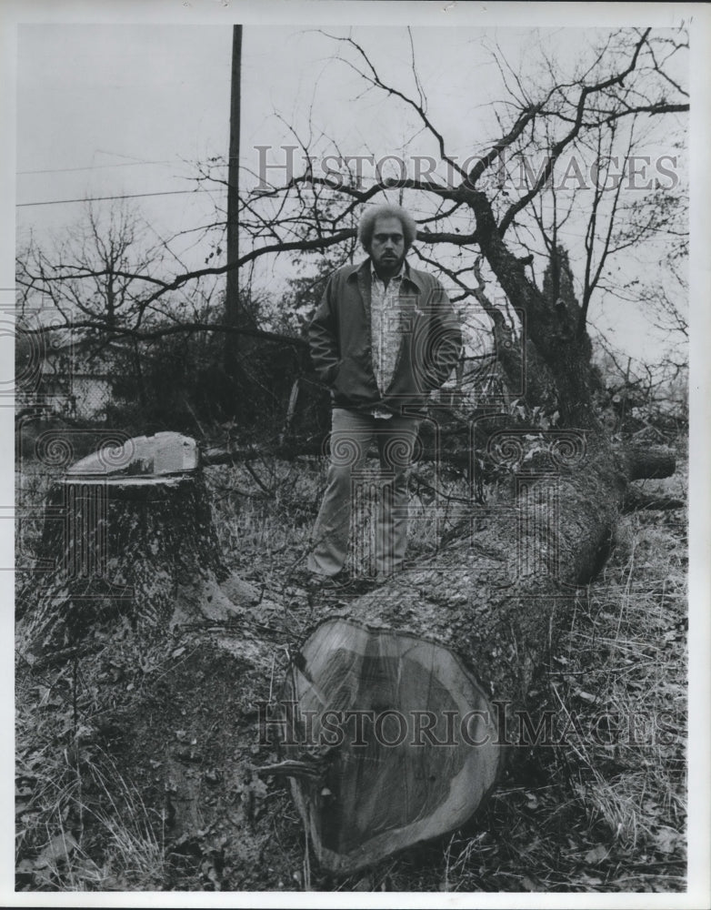 1982 William Gray is angry with neighborhood timber thieves, Alabama - Historic Images