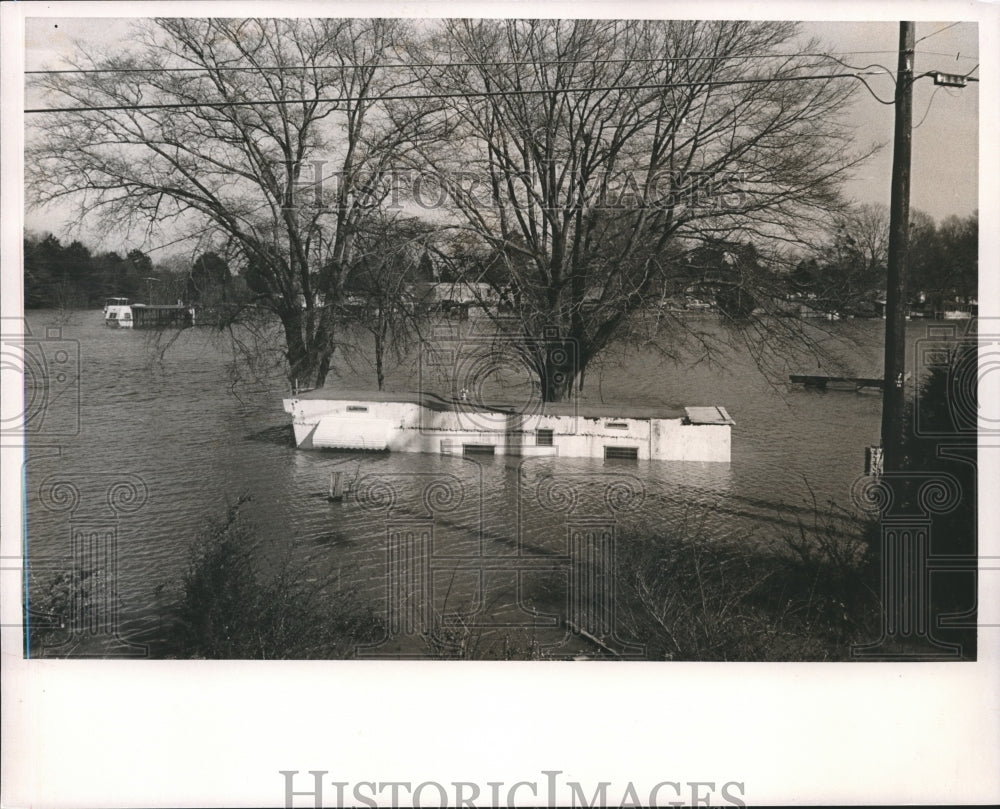 1990 Flooding in Trailer Park in Alabama, Weather - Historic Images