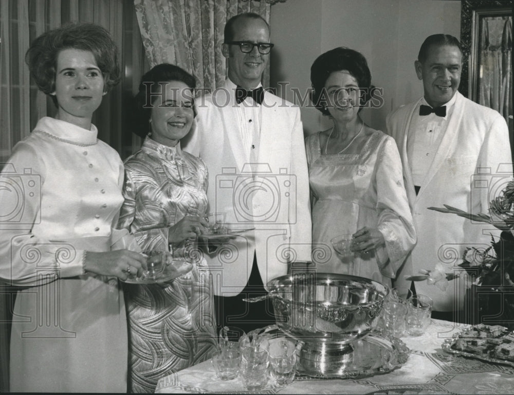 1970 Dr & Mrs Leslie Wright at Samford University New Faculty Event-Historic Images