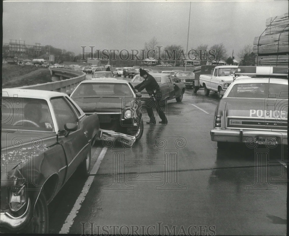 1978, Traffic Accidents Caused by Ice in Alabama - abna17761 - Historic Images