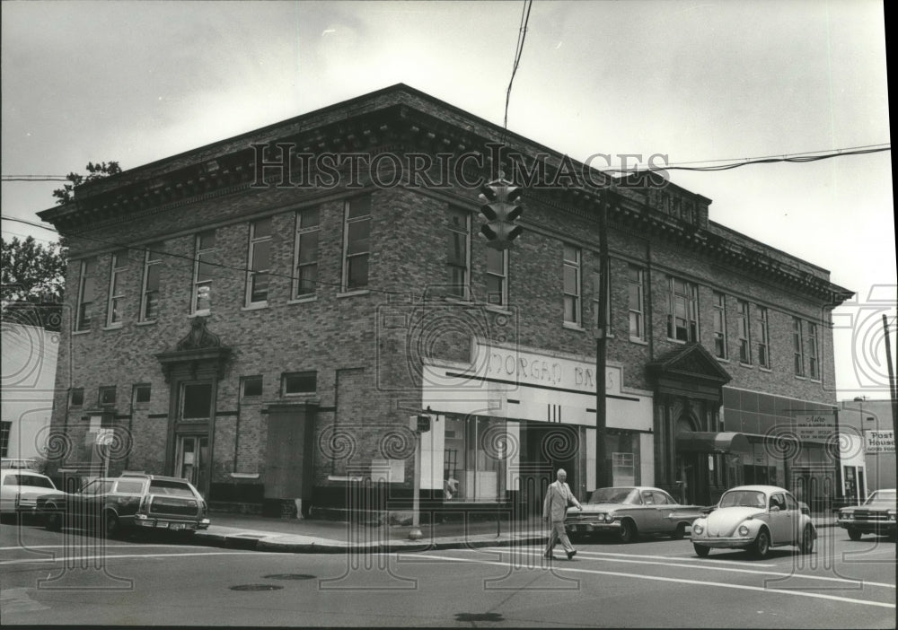 1980 Historical City Hall building is now art gallery, Woodlawn - Historic Images