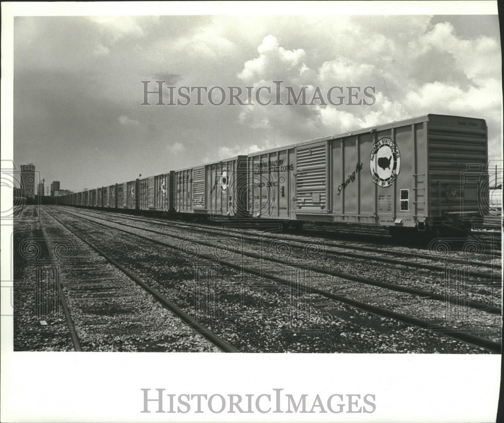 1977 Trains at Alabama State Docks terminal - Historic Images