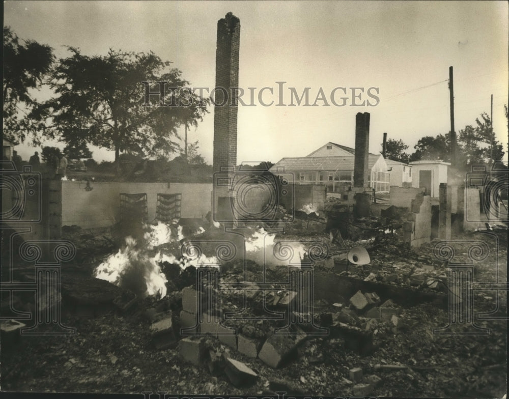 1971 Press Photo Old Buildings, Corner High School, Burned Completely, Alabama - Historic Images