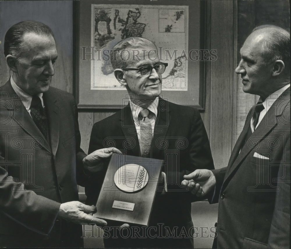 1970 Joseph Apolinsky Accepts Award for Excellence - Window Displays-Historic Images