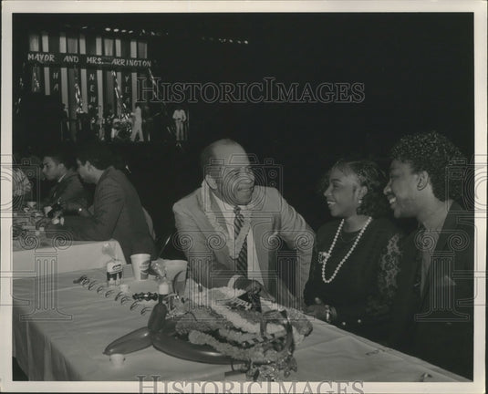1986 Birmingham, Alabama Mayor Richard Arrington With Daughter - Historic Images