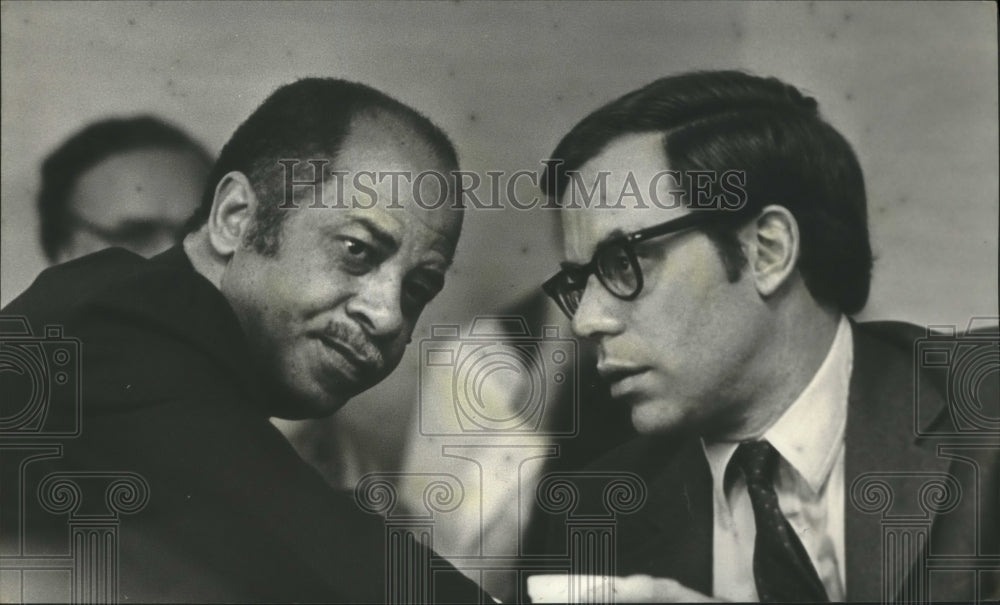 1983 Press Photo Richard Arrington, Ed LaMont at Pre-Council Meeting - abna18000 - Historic Images