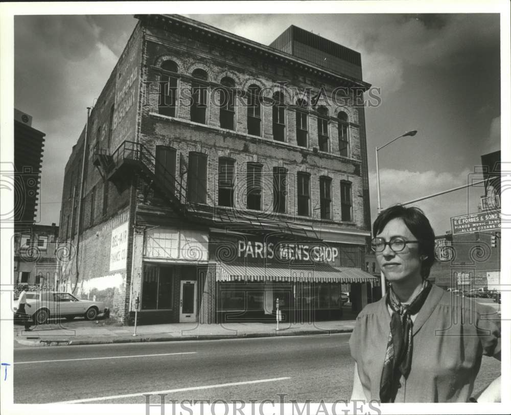 1979 Alice Bowsher Trying To Stop Fox Building Becoming Parking Lot - Historic Images