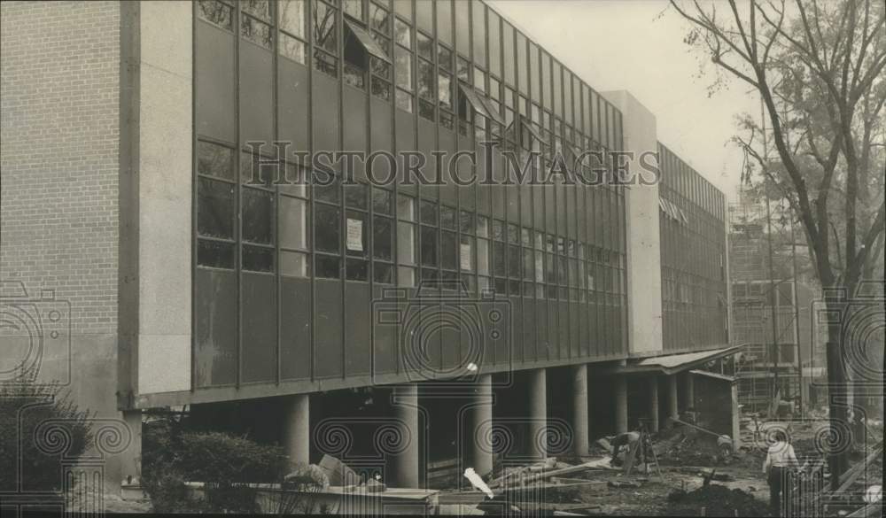 1960, Gulf Oil Corporation Headquarters in Birmingham, Alabama - Historic Images