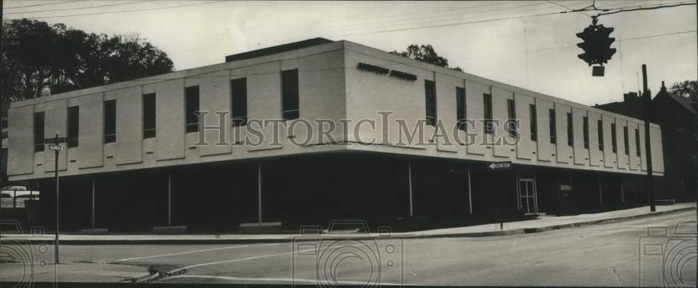 1962 Press Photo Newly completed Saunders Building, Birmingham, Alabama - Historic Images