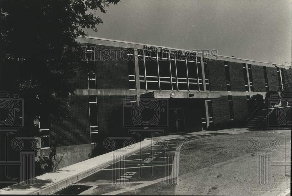 1983 Press Photo Spain United Way building, streetscape, Birmingham, Alabama - Historic Images