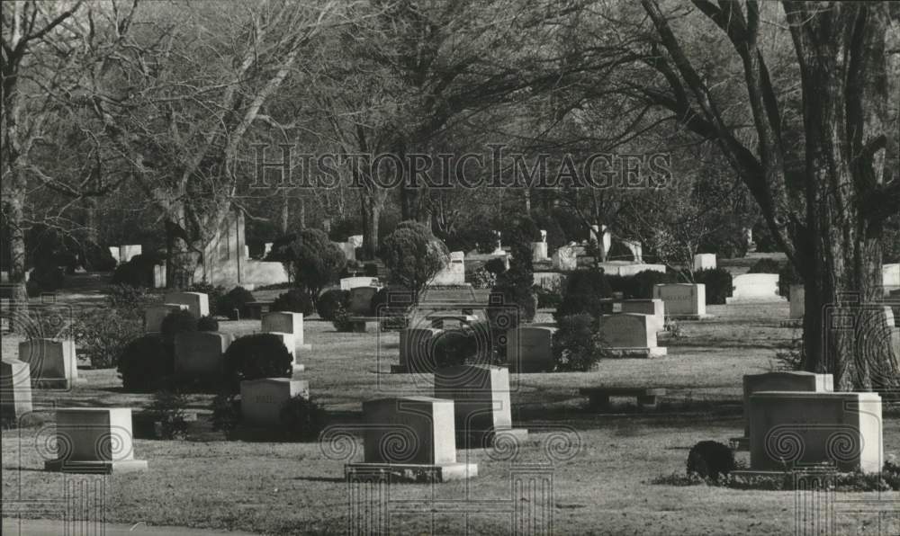 1978 Press Photo Cemetery showing tombstones, Birmingham, Alabama - abna18137 - Historic Images