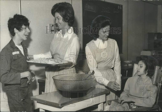 1973, Civiettes Host Party, United Cerebral Palsy Center, Birmingham - Historic Images
