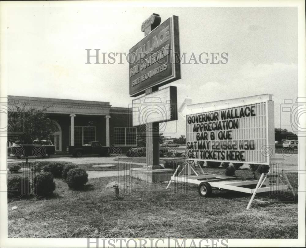 1982 Sign for former Governor of Alabama George Wallace BBQ - Historic Images