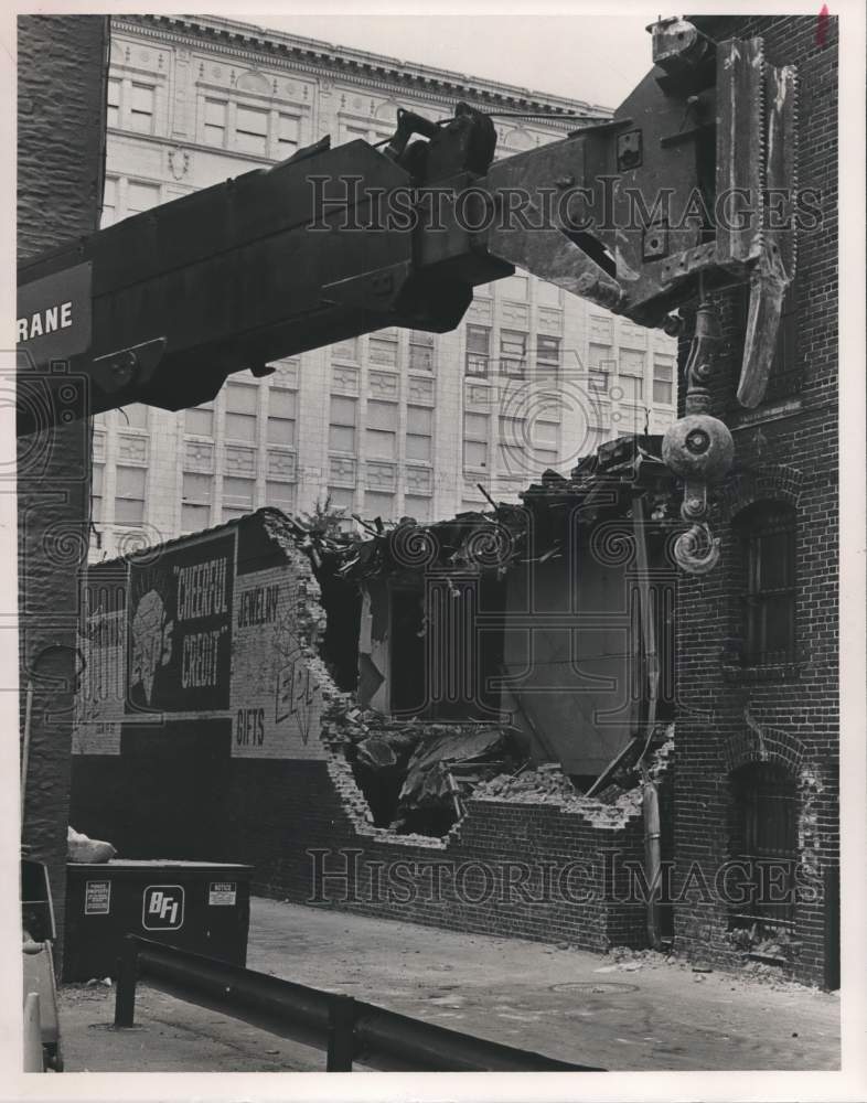 1987 Press Photo Terry Building being demolished, Birmingham, Alabama - Historic Images