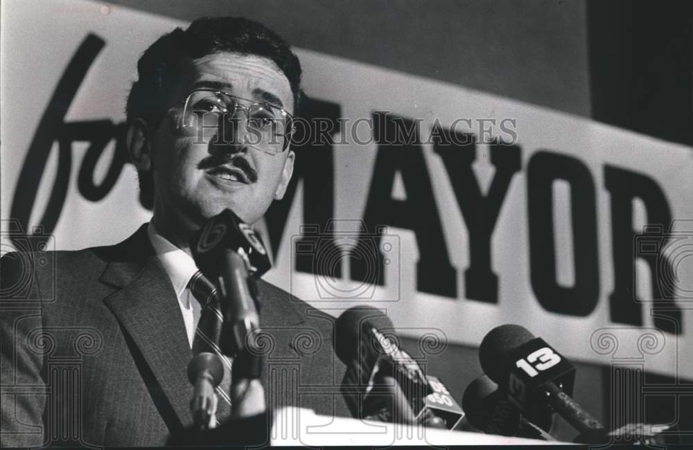 1983 Press Photo John Katapodis Announces Candidacy for Birmingham Mayor - Historic Images