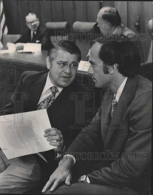 1974, Jefferson County Commissioner Ben Erdreich & Chriss Doss Talk - Historic Images
