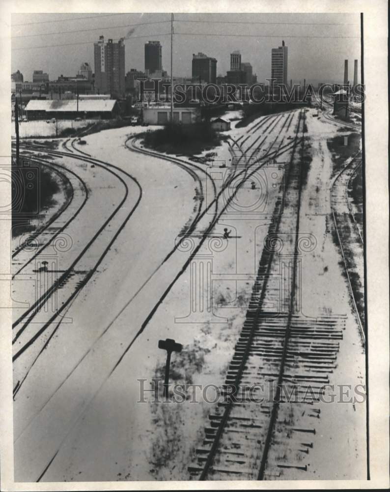 1977 Press Photo Snowy east view from Interstate 65, Birmingham, Alabama - Historic Images