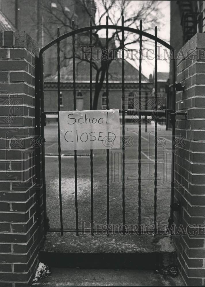 1984, St. Paul&#39;s School Closed Due to Weather in Birmingham, Alabama - Historic Images