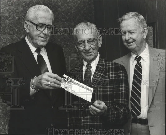 1982 Judge J. W. Williams presented gift in Homewood - Historic Images