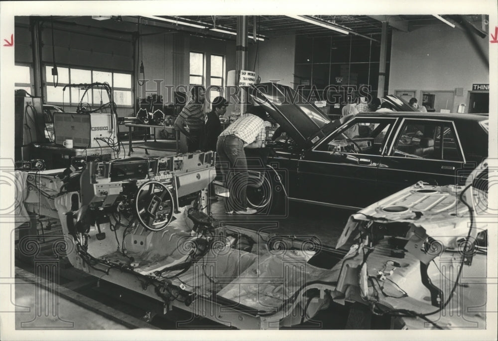 1987, Bessemer State Junior College - Auto Repair Class, Alabama - Historic Images