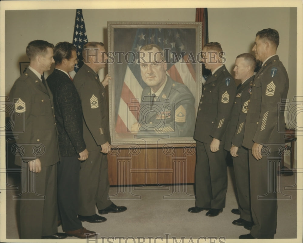 1967 Sargent Major Wooldridge presented with portrait at Petagon-Historic Images