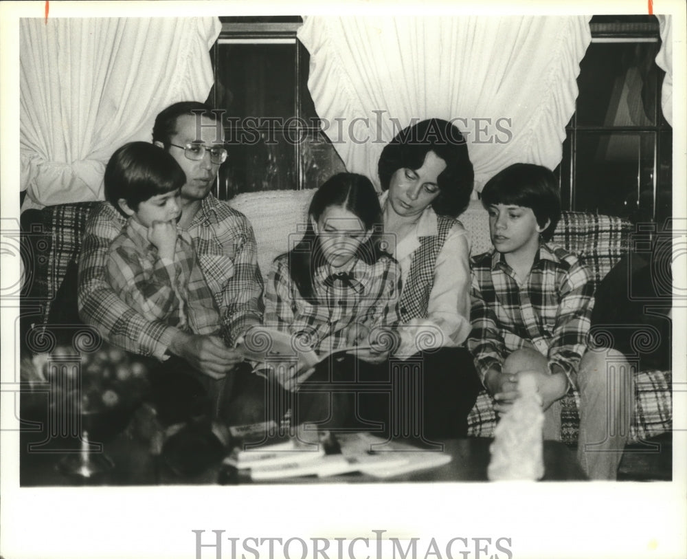 1981, Mr. & Mrs. Leo Yambrek Oppose Textbooks in Some Alabama Schools - Historic Images