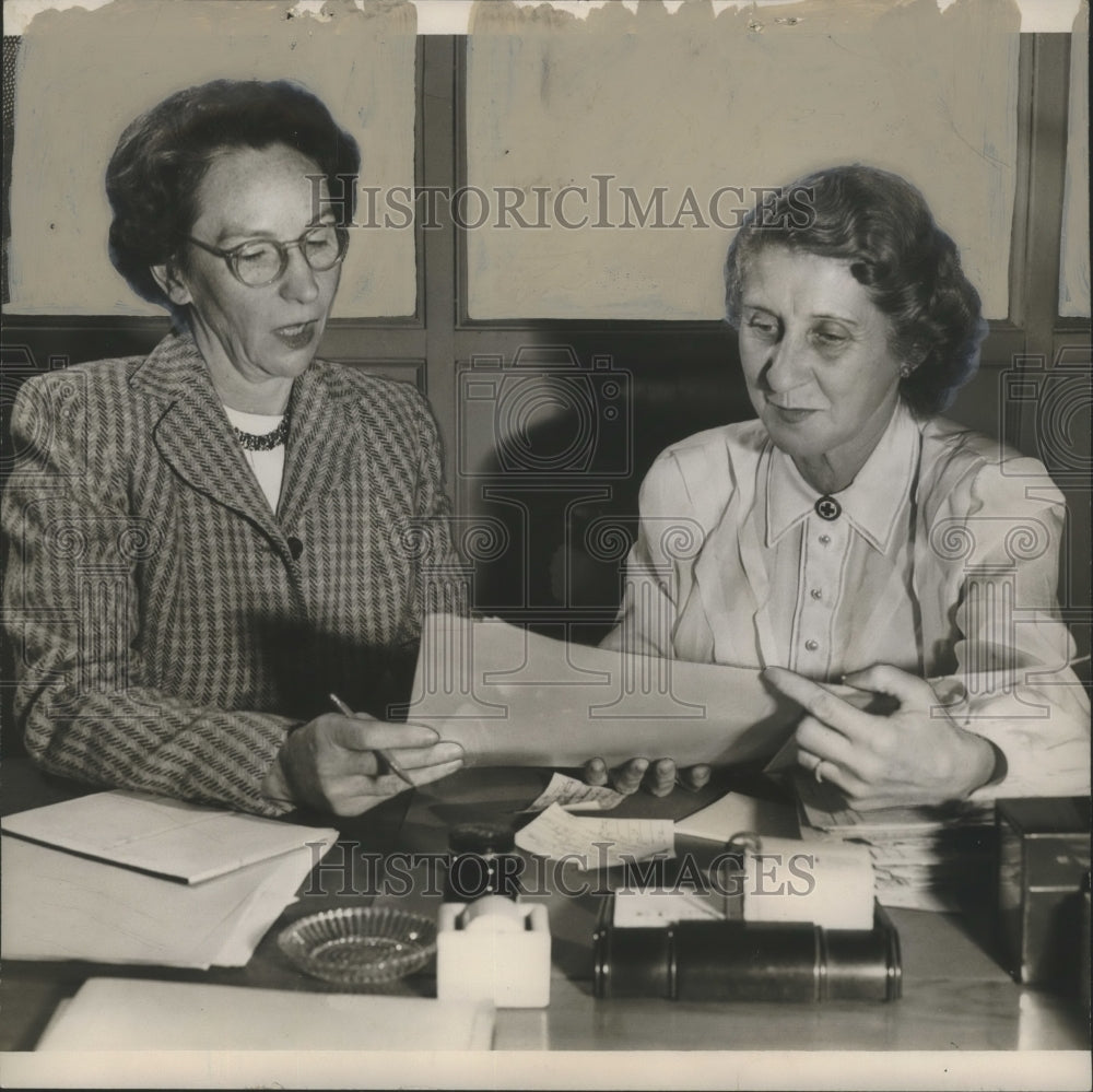 1950, Mrs Charles Zukoski, Mrs A. Page Sloss of the Red Cross - Historic Images