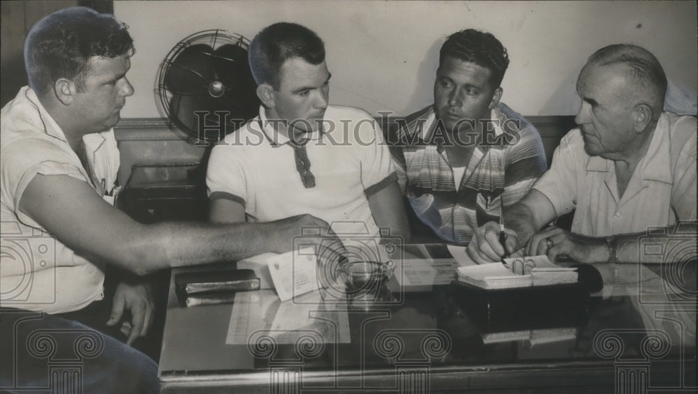 1958 Press Photo murderer Willie Wilks &amp; detective John Martin &amp; other officers - Historic Images