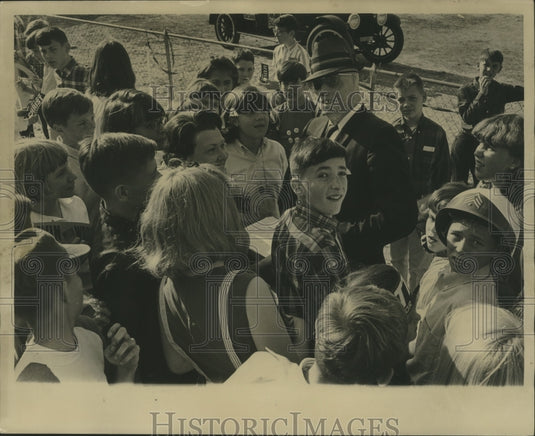 1966 Charles Wood campaigning for governor in Birmingham, Alabama-Historic Images