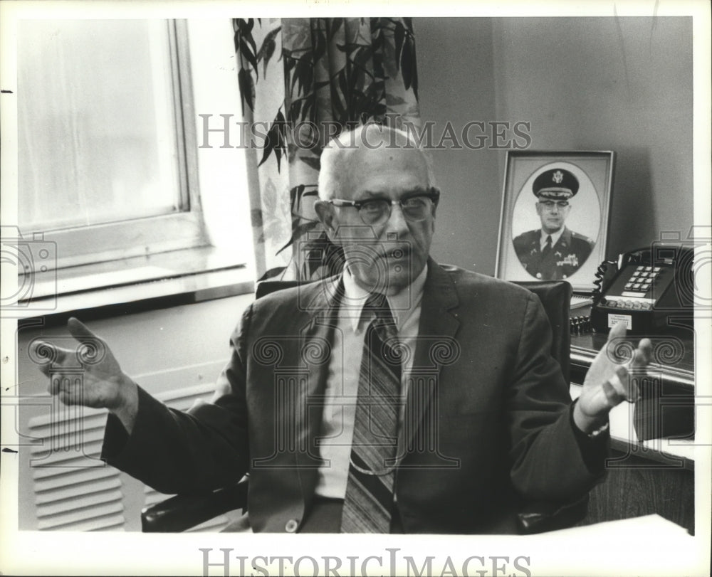 1981, Birmingham Police Chief Jack Warren at desk - abna19126 - Historic Images
