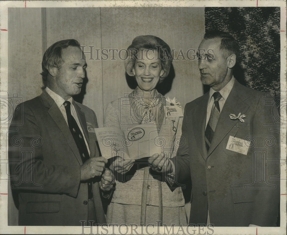 1977, Children's Hospital Volunteers and Director Dr. John Benton - Historic Images