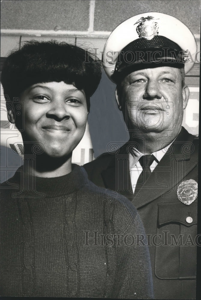 1968 Press Photo Birmingham Police Officer C. E. Wilhoit and Yvonne Elem - Historic Images