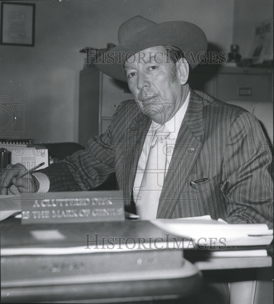 1975 Press Photo Baldwin County Sheriff Taylor Wilkins at desk - abna19374 - Historic Images