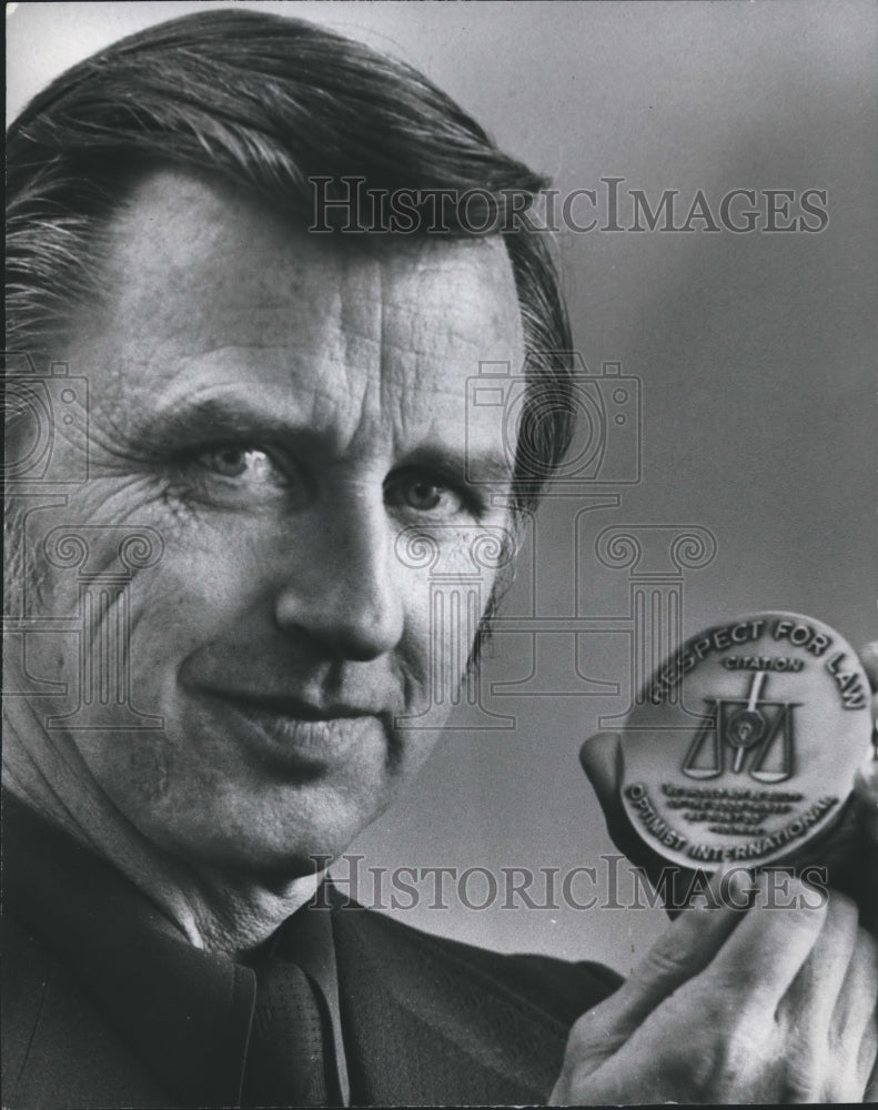 1976 Jimmy Williams, honored for stopping attempted robbery, Alabama - Historic Images