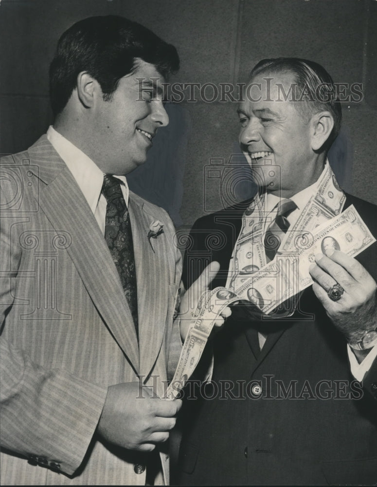 1972 Press Photo Central Bank's Grand Opening, Greg Jackson & Leslie Wright, AL - Historic Images