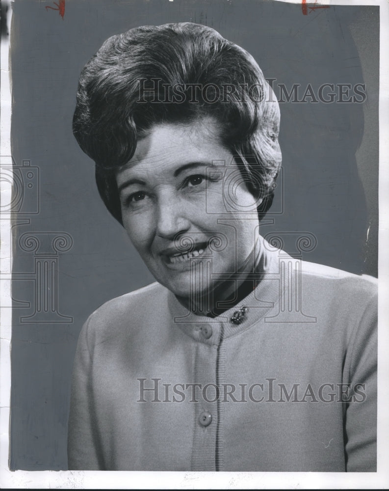 1967 Press Photo Mildred Wright, President of Women's Real Estate club, Alabama - Historic Images