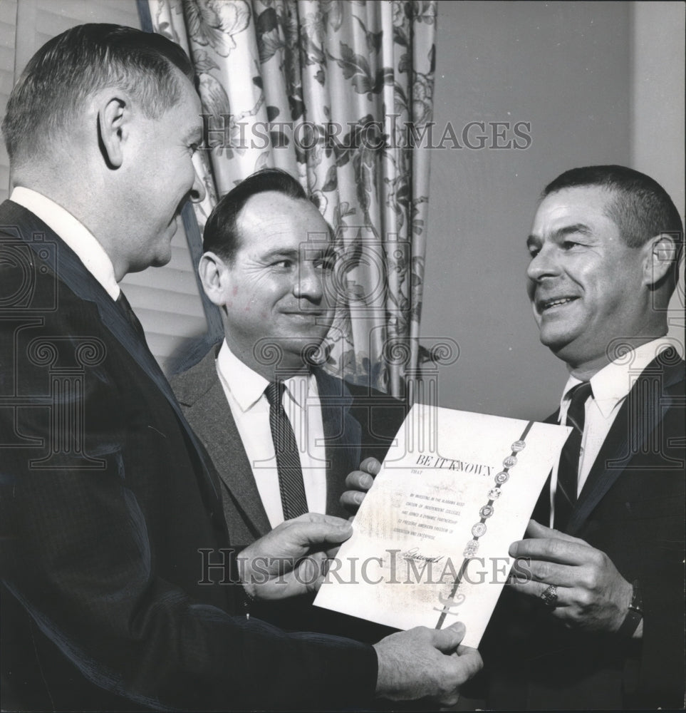 1962 Press Photo Dr. L Wright, Dr. J. Edmondson, R. Schooley, Howard College, AL - Historic Images