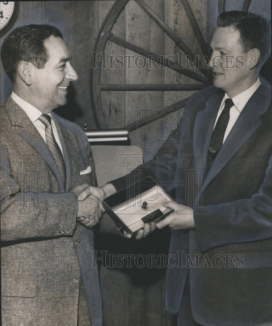 1957 Press Photo Clayton J. Worthington receives public service award, Alabama - Historic Images
