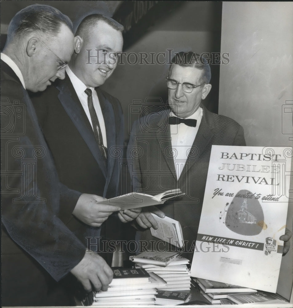 1962 Press Photo Reverends IR Yarbrough, Robert Vick, Iris Benefield - abna19531 - Historic Images