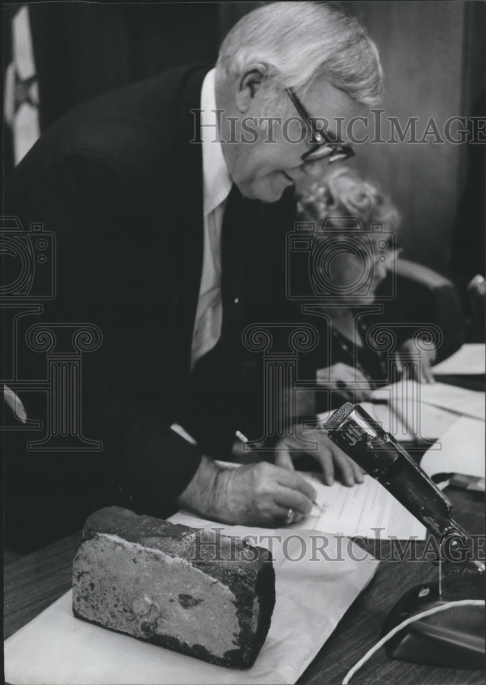 1980, Birmingham City Council - Russell Yarbrough, Fox Building Brick - Historic Images