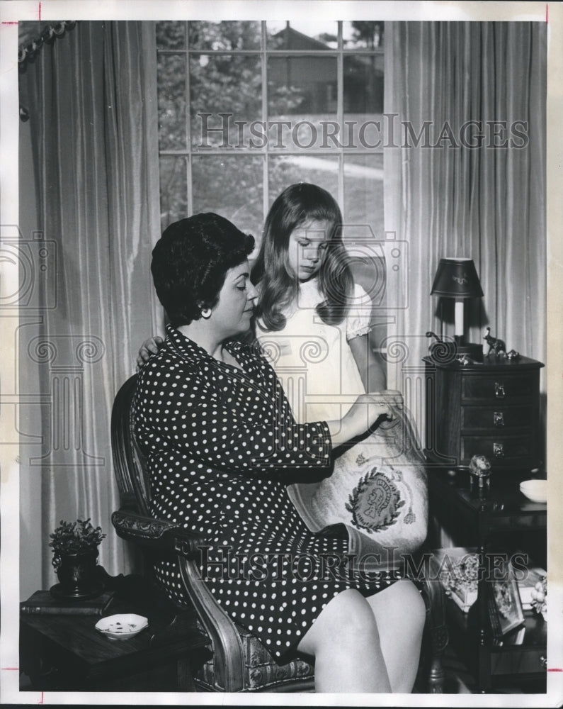 1975 Press Photo Mrs. Warfel, president of Junior Board of Birmingham Music Club - Historic Images