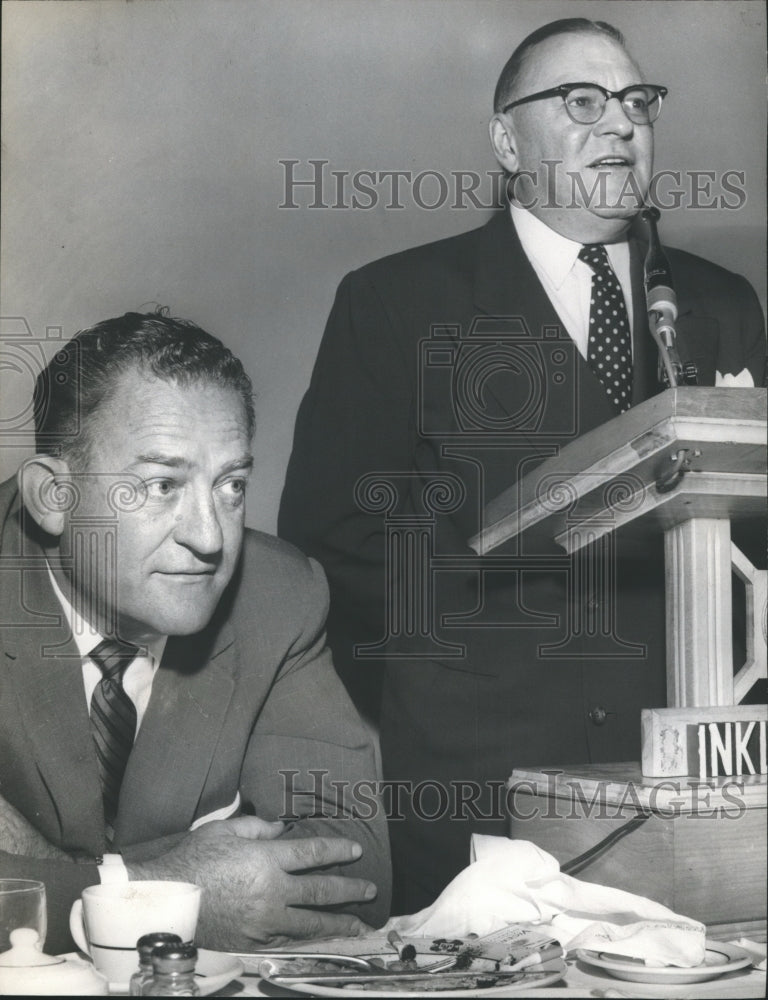 1956 Press Photo 'Tide' coach J. B. Whitworth and Chester Zahn, Alabama - Historic Images