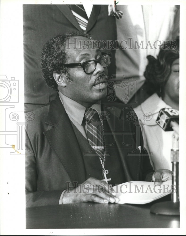 1980 Reverend Abraham Woods, Jr., Clergyman - Historic Images